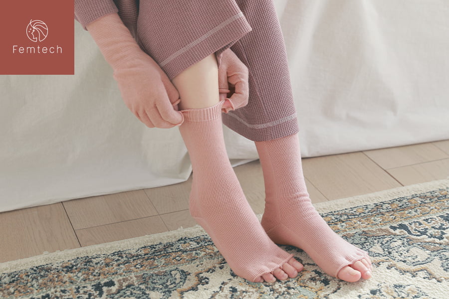 指先フリーのナイトソックス